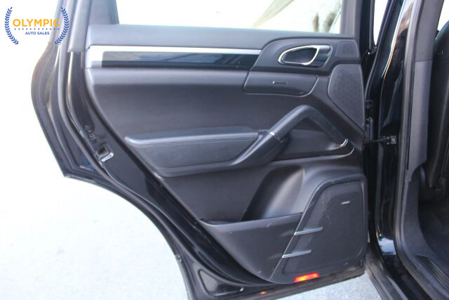 2014 Porsche Cayenne in Decatur, GA 30032 - 18083466 40