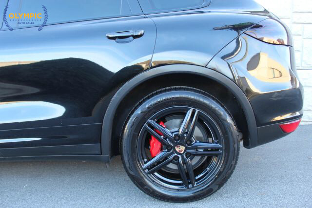 2014 Porsche Cayenne in Decatur, GA 30032 - 18083466 10