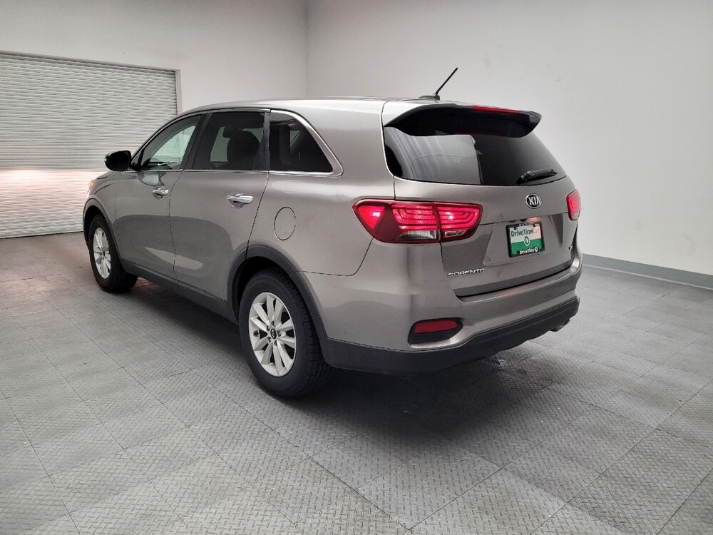 2019 Kia Sorento in Montclair, CA 91763 - 18083477 5