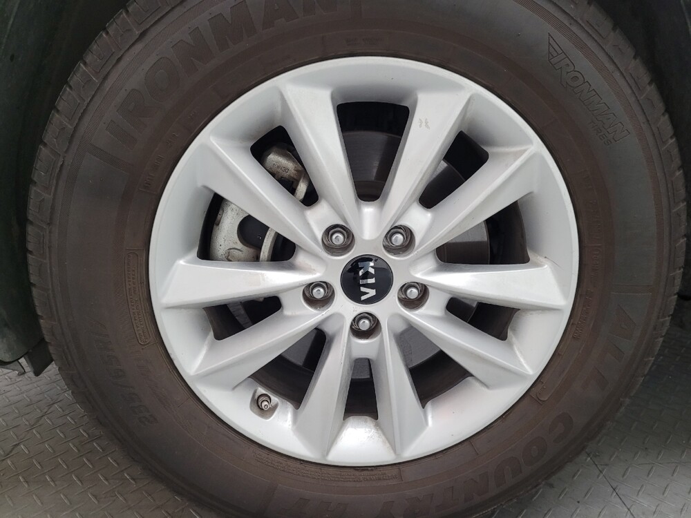 2019 Kia Sorento in Montclair, CA 91763 - 18083477 31