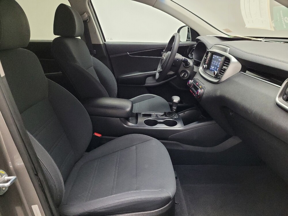 2019 Kia Sorento in Montclair, CA 91763 - 18083477 21