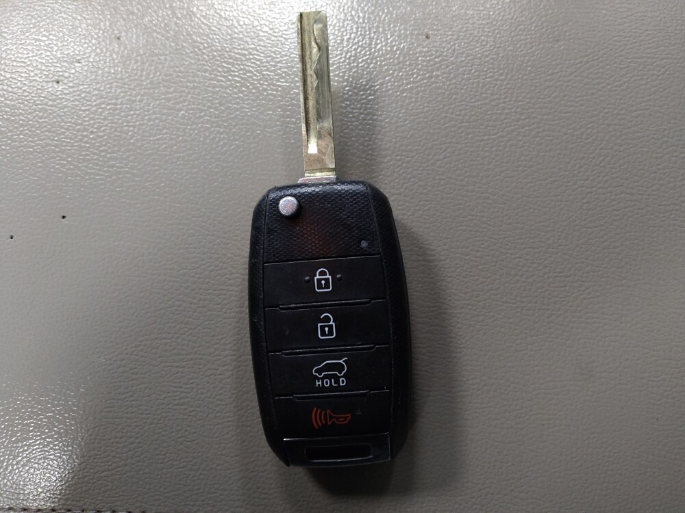 2016 Kia Sorento in Marietta, GA 30062 - 18083484 32