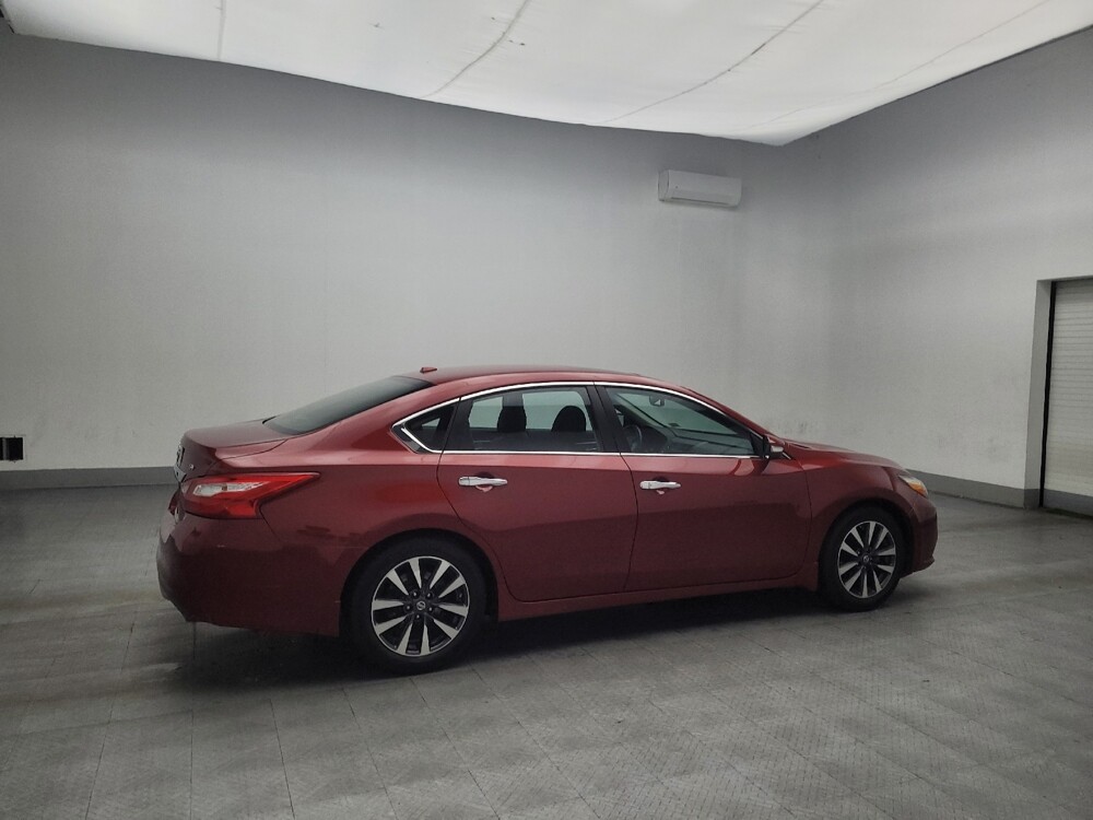 2017 Nissan Altima in Athens, GA 30606 - 18083491 10
