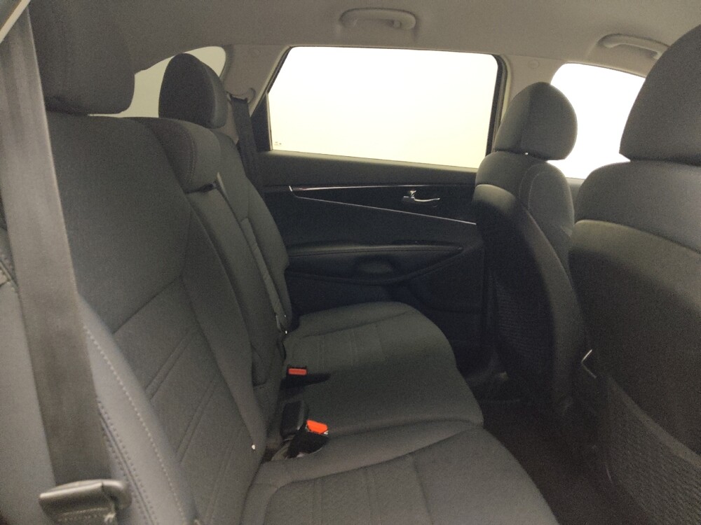 2018 Kia Sorento in Union City, GA 30291 - 18083502 19