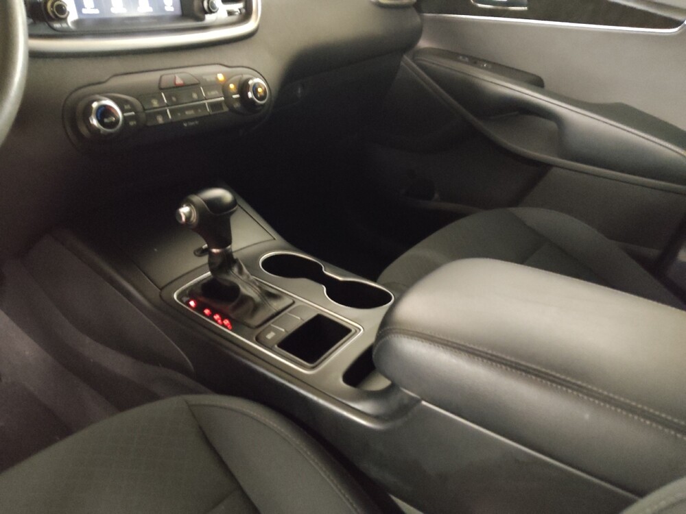 2018 Kia Sorento in Union City, GA 30291 - 18083502 26