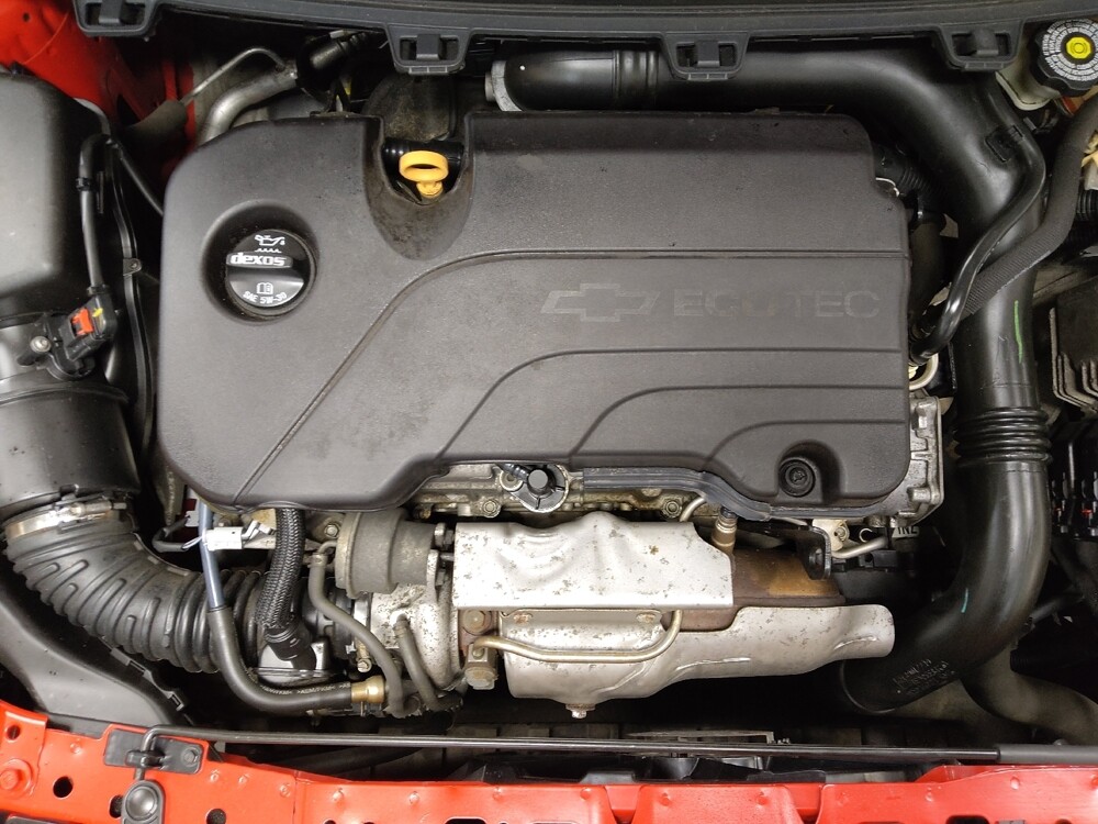 2017 Chevrolet Cruze in Lubbock, TX 79424 - 18083516 30