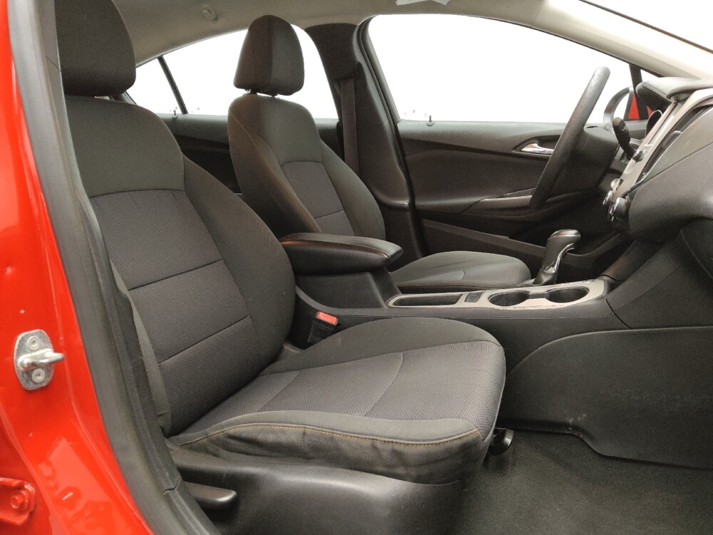 2017 Chevrolet Cruze in Lubbock, TX 79424 - 18083516 21