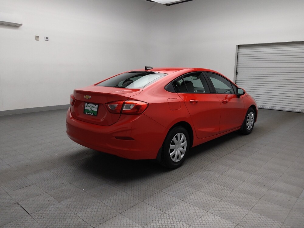 2017 Chevrolet Cruze in Lubbock, TX 79424 - 18083516 9