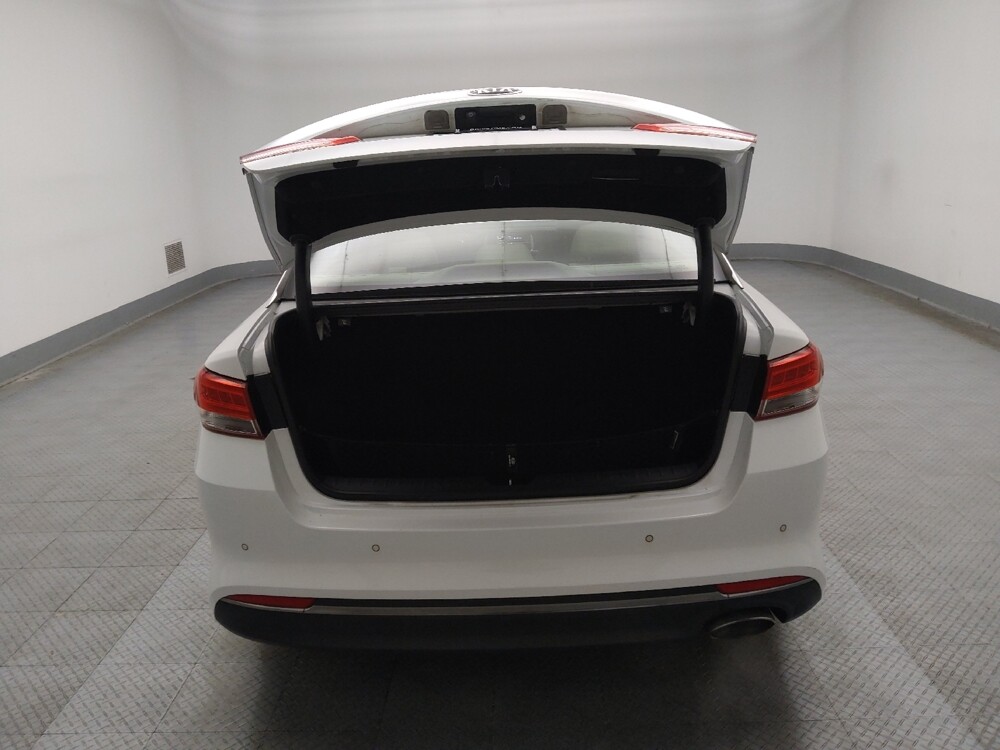 2018 Kia Optima in St. Louis, MO 63136 - 18083521 29