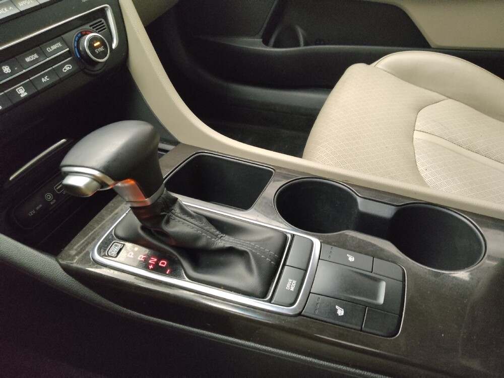 2018 Kia Optima in St. Louis, MO 63136 - 18083521 26