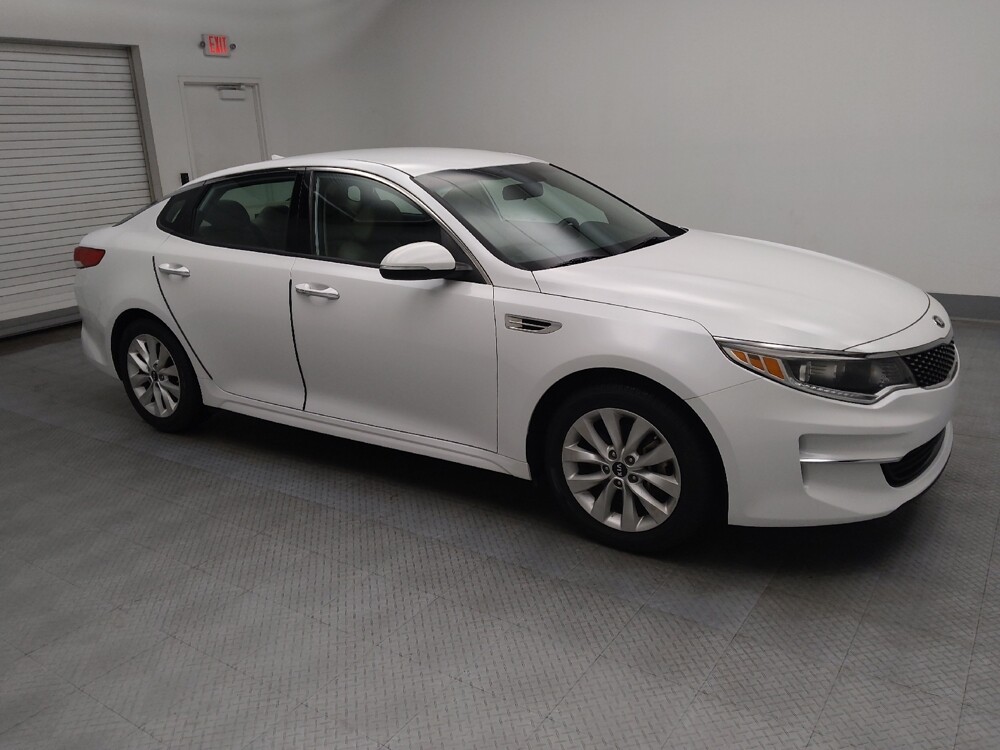 2018 Kia Optima in St. Louis, MO 63136 - 18083521 11