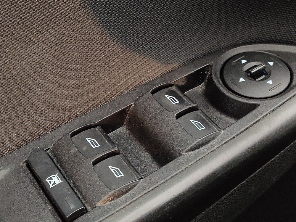 2017 Ford Focus in Tampa, FL 33612 - 18083530 27