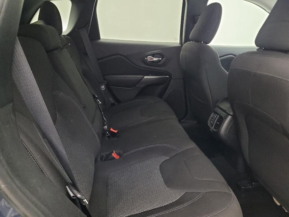 2019 Jeep Cherokee in Tampa, FL 33612 - 18083535 19