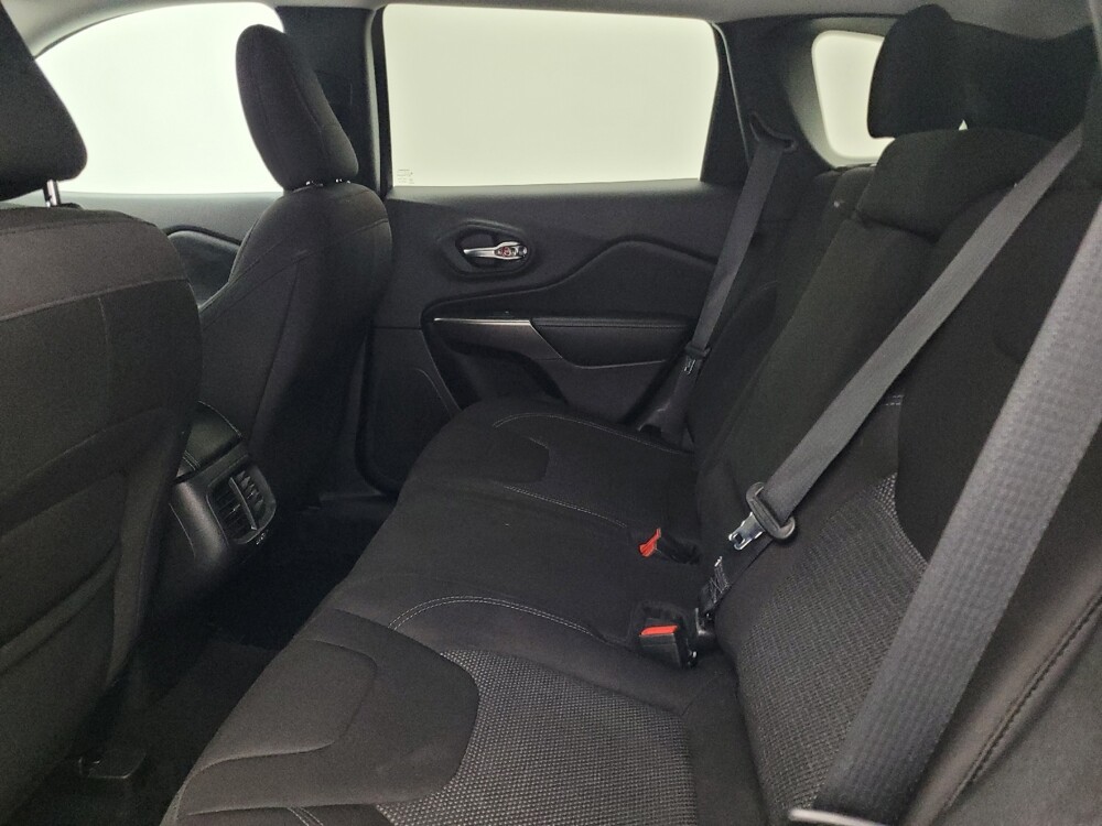 2019 Jeep Cherokee in Tampa, FL 33612 - 18083535 18