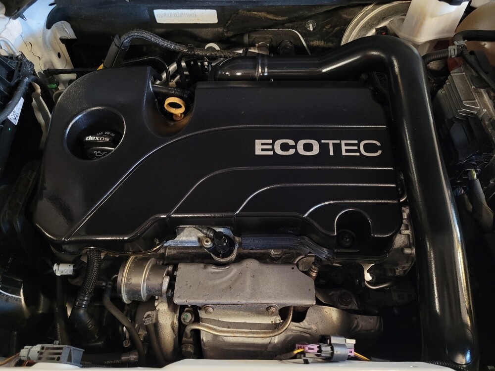 2018 Chevrolet Equinox in Conway, SC 29526 - 18083562 30