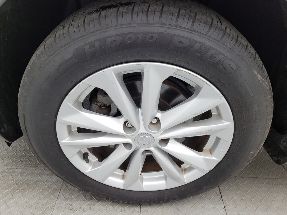 2018 Nissan Rogue Sport in Greenville, SC 29607 - 18083577 31