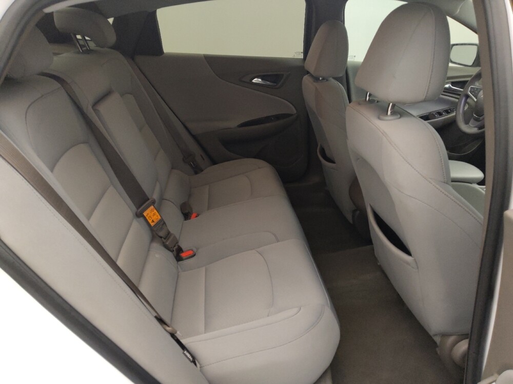 2018 Chevrolet Malibu in Tyler, TX 75701 - 18083606 19