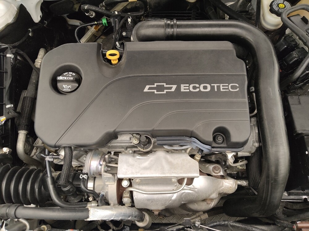 2018 Chevrolet Malibu in Tyler, TX 75701 - 18083606 30