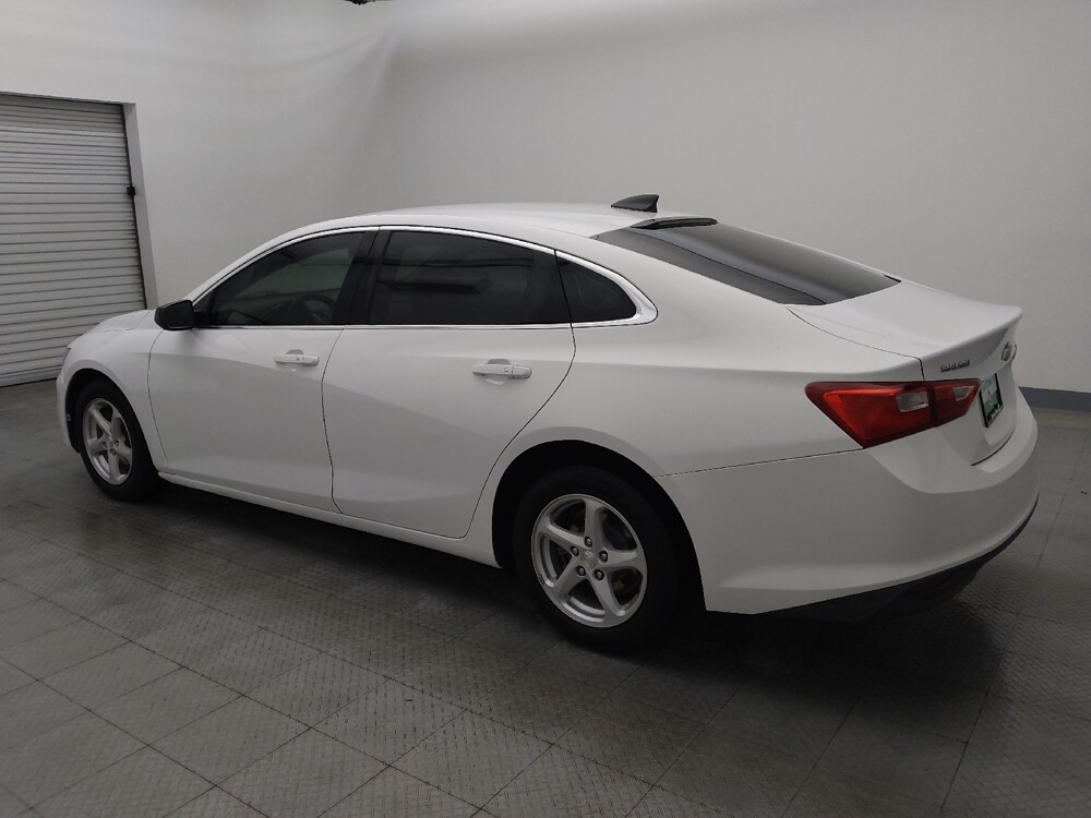 2018 Chevrolet Malibu in Tyler, TX 75701 - 18083606 3