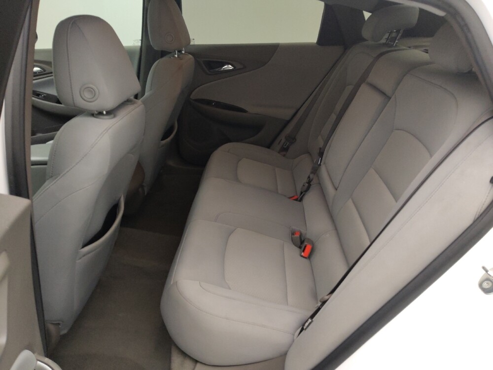 2018 Chevrolet Malibu in Tyler, TX 75701 - 18083606 18