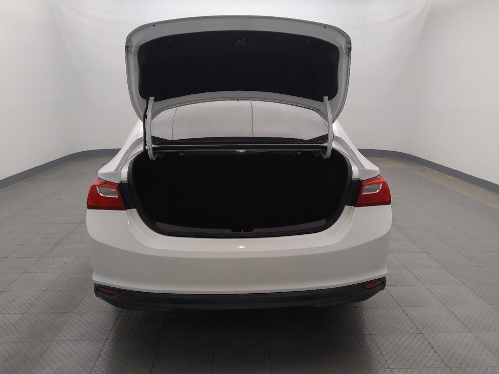 2018 Chevrolet Malibu in Tyler, TX 75701 - 18083606 29