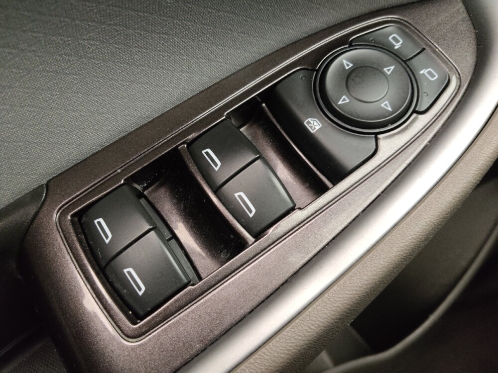 2018 Chevrolet Malibu in Tyler, TX 75701 - 18083606 27