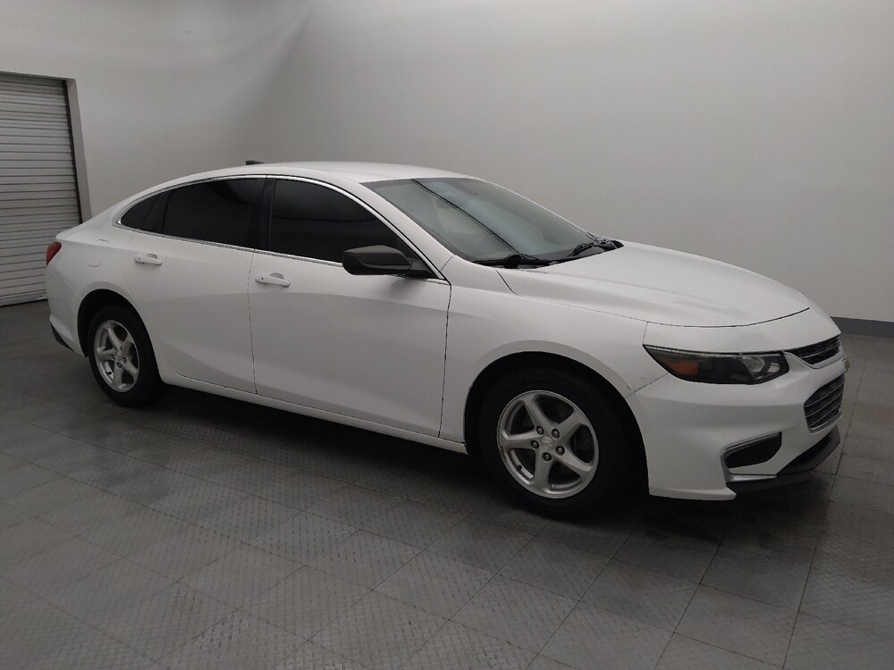 2018 Chevrolet Malibu in Tyler, TX 75701 - 18083606 11