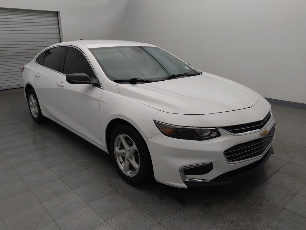2018 Chevrolet Malibu in Tyler, TX 75701 - 18083606 13
