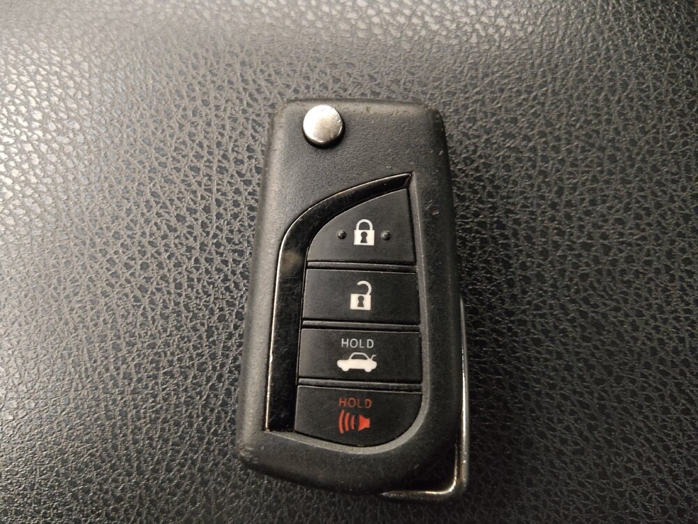 2020 Toyota Camry in Tyler, TX 75701 - 18083610 32