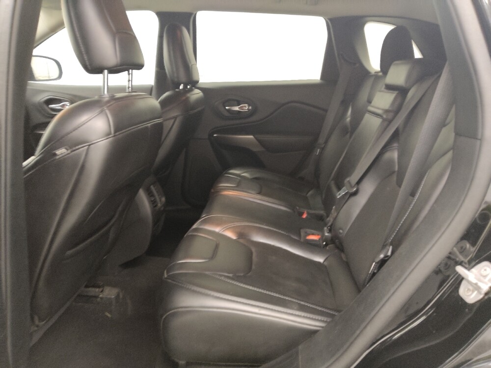 2019 Jeep Cherokee in St. Louis, MO 63125 - 18083624 18