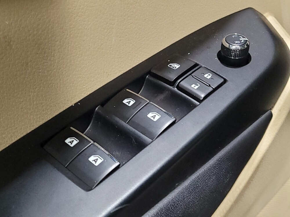 2018 Toyota Highlander in Glen Burnie, MD 21061 - 18083641 27