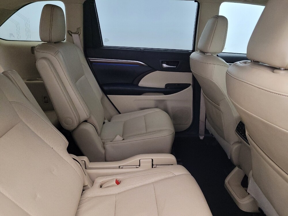 2018 Toyota Highlander in Glen Burnie, MD 21061 - 18083641 19