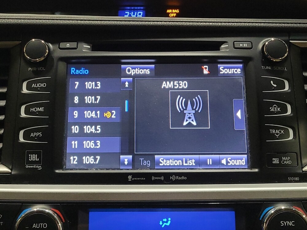 2018 Toyota Highlander in Glen Burnie, MD 21061 - 18083641 25