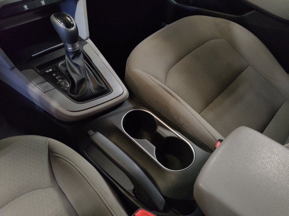 2017 Hyundai Elantra in Gainesville, FL 32609 - 18083661 26