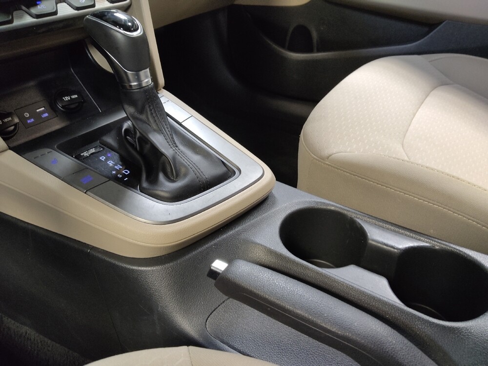 2020 Hyundai Elantra in Tampa, FL 33612 - 18083673 26