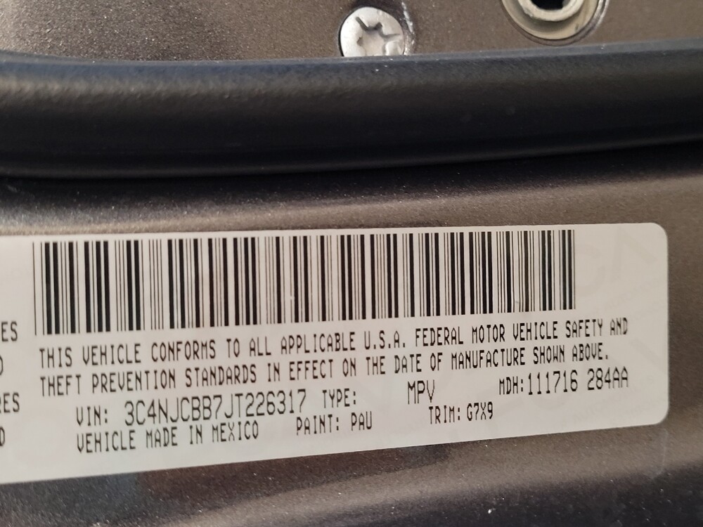 2018 Jeep Compass in Ocala, FL 34471 - 18083690 33