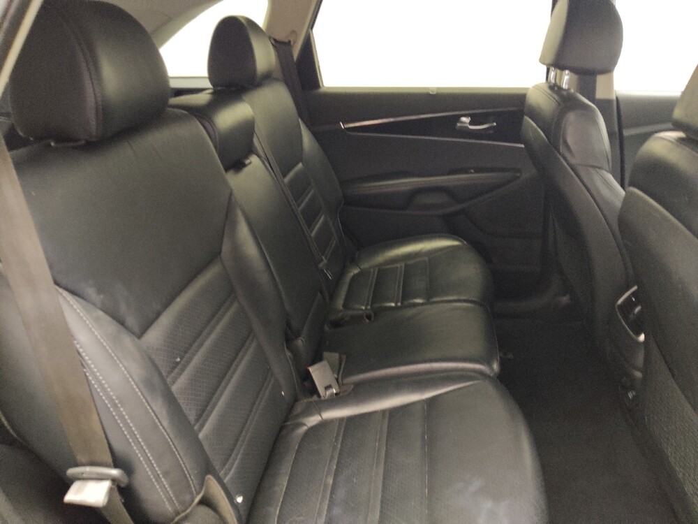 2018 Kia Sorento in Morrow, GA 30260 - 18083695 19