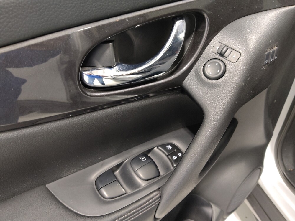 2018 Nissan Rogue in Columbus, OH 43228 - 18083763 27