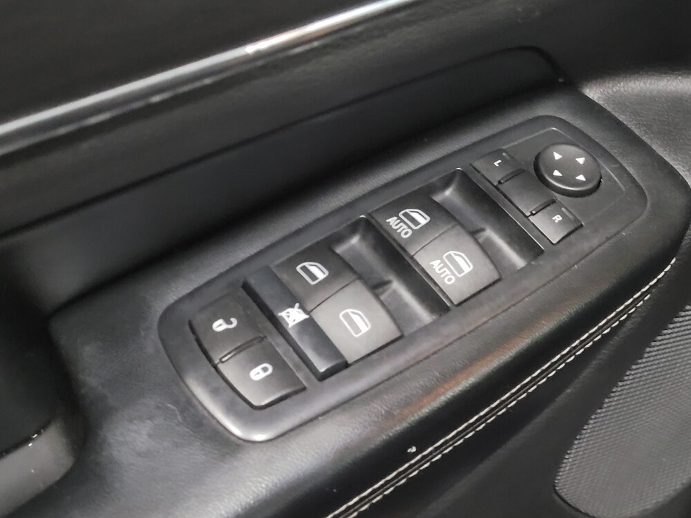 2016 Jeep Grand Cherokee in Pittsburgh, PA 15236 - 18083772 27