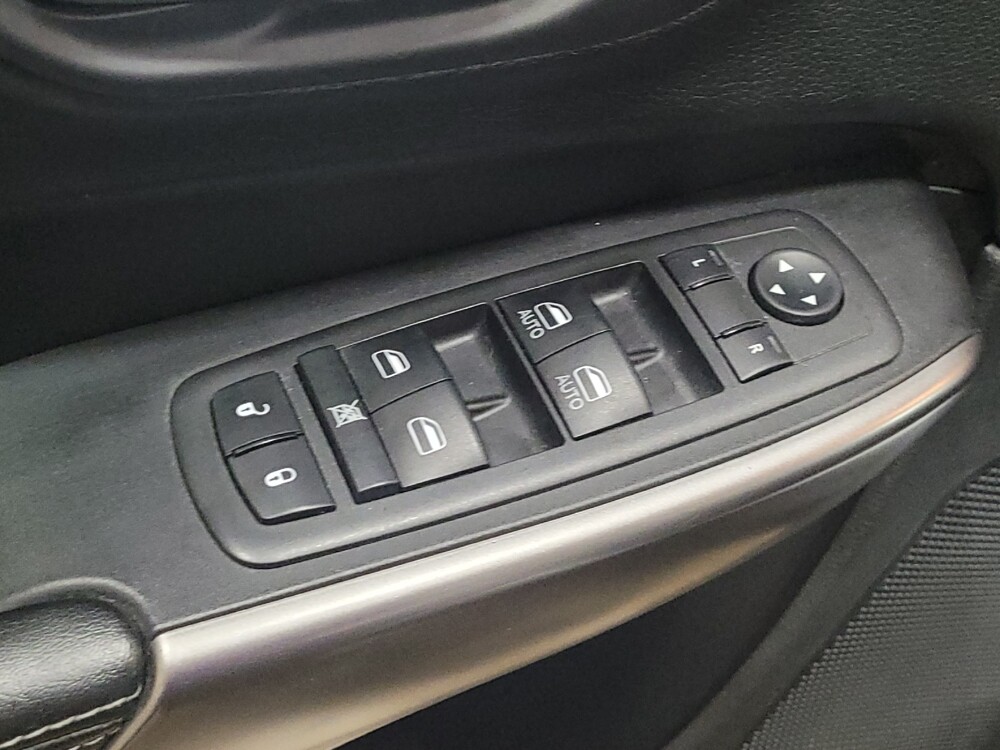 2019 Jeep Cherokee in Pittsburgh, PA 15236 - 18083773 27