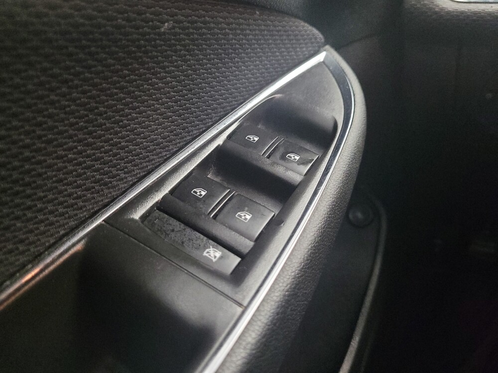 2019 Chevrolet Cruze in Grand Rapids, MI 49508 - 18083794 27