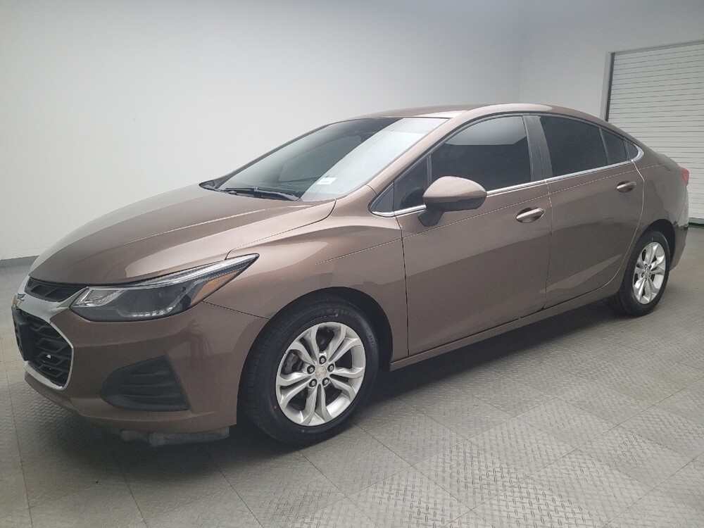 2019 Chevrolet Cruze in Grand Rapids, MI 49508 - 18083794 2