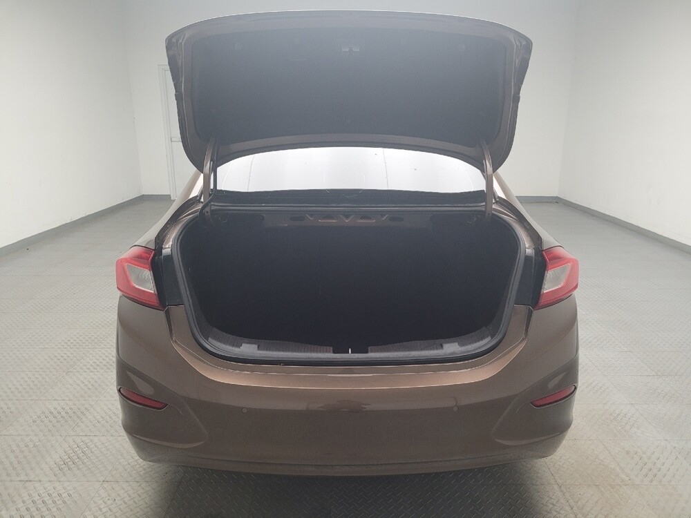 2019 Chevrolet Cruze in Grand Rapids, MI 49508 - 18083794 29