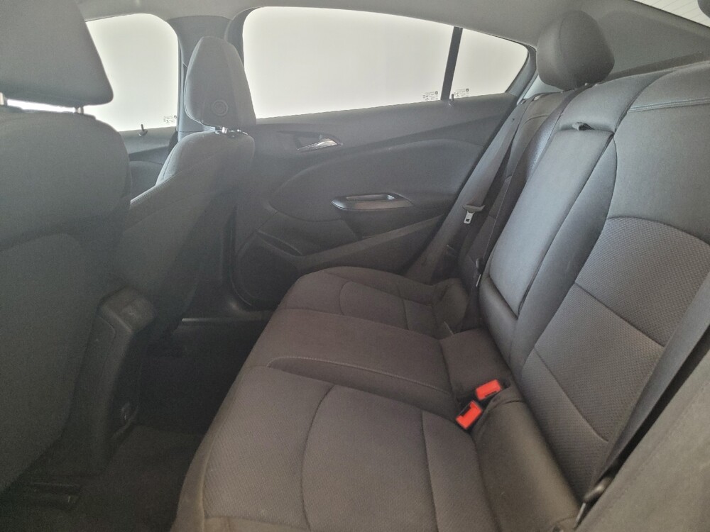 2019 Chevrolet Cruze in Grand Rapids, MI 49508 - 18083794 18