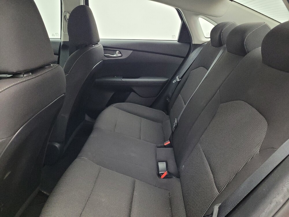 2019 Kia Forte in Lakeland, FL 33815 - 18083800 18