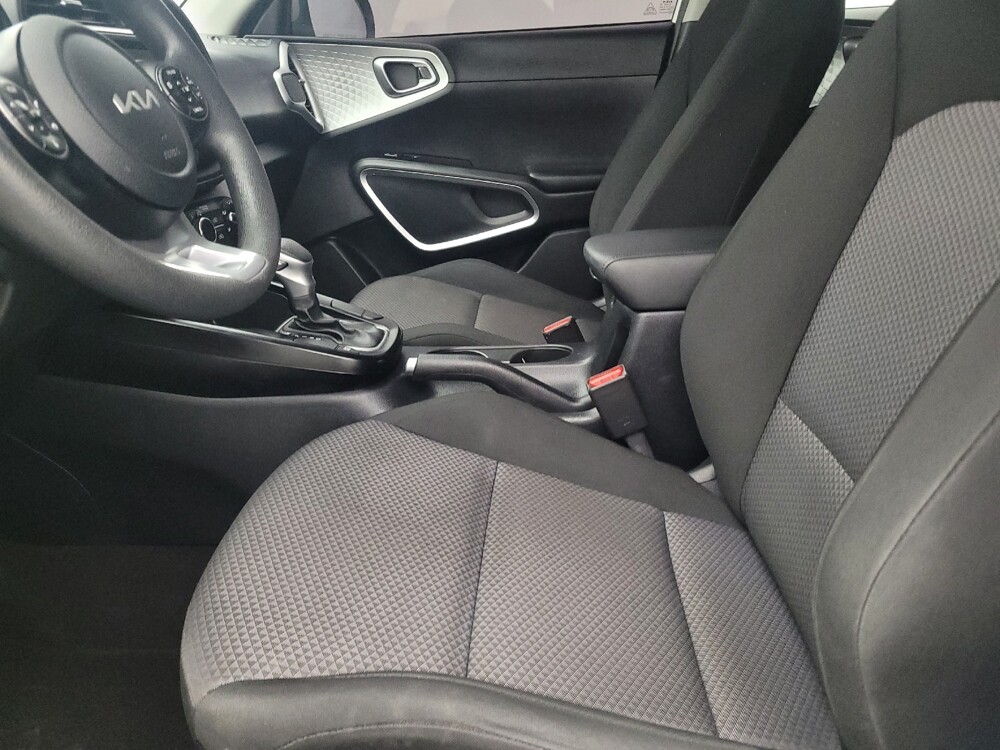 2022 Kia Soul in Lakeland, FL 33815 - 18083801 17