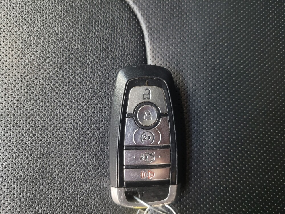 2018 Ford Edge in Indianapolis, IN 46219 - 18083802 32