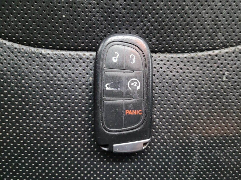 2020 Jeep Cherokee in Las Vegas, NV 89104 - 18083815 32