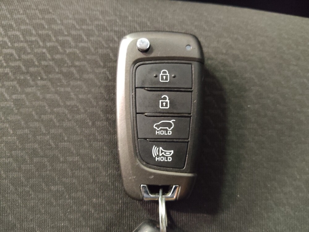 2018 Hyundai Elantra in Tampa, FL 33612 - 18083829 32