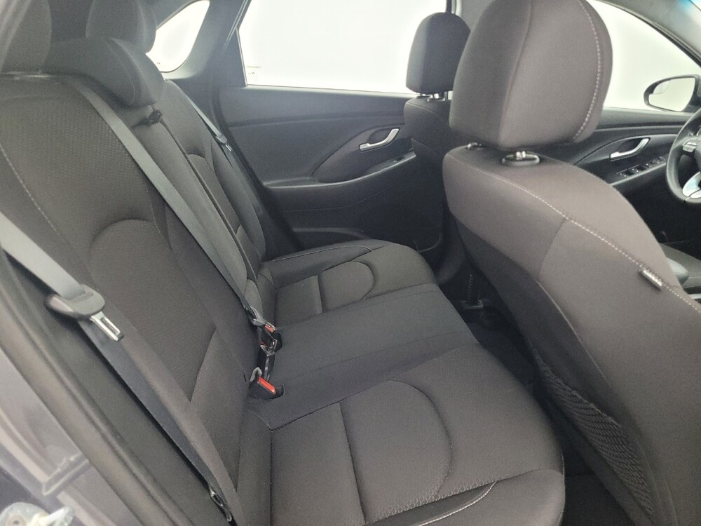 2018 Hyundai Elantra in Tampa, FL 33612 - 18083829 19